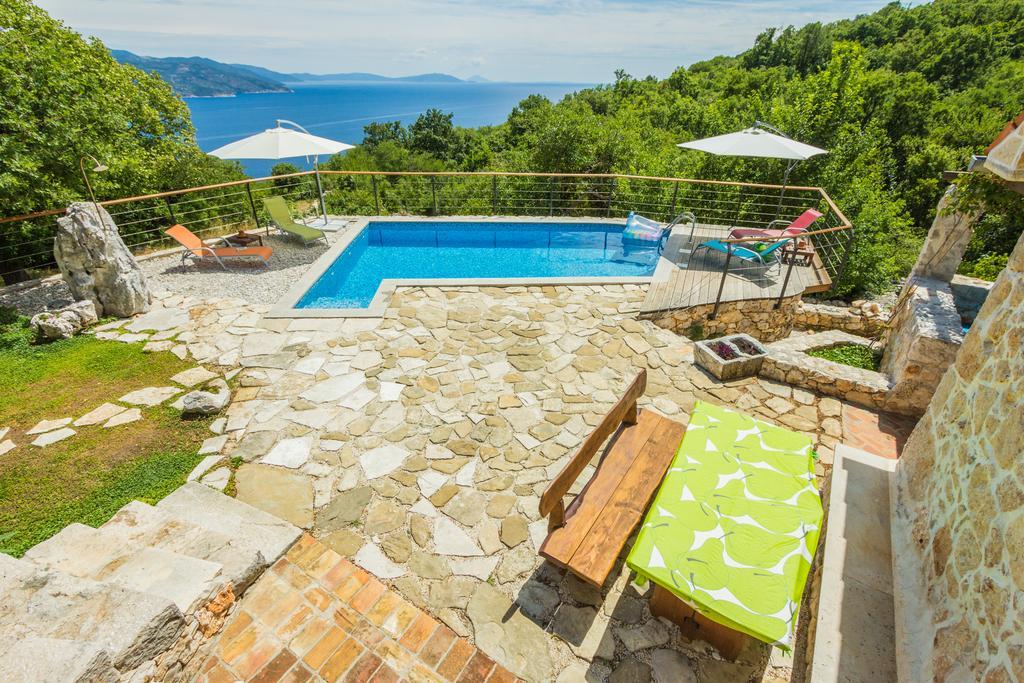Ivanini Secluded Stone Villa With A Stunning View Брсеч Экстерьер фото