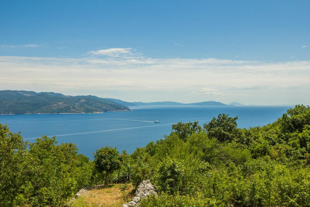 Ivanini Secluded Stone Villa With A Stunning View Брсеч Экстерьер фото