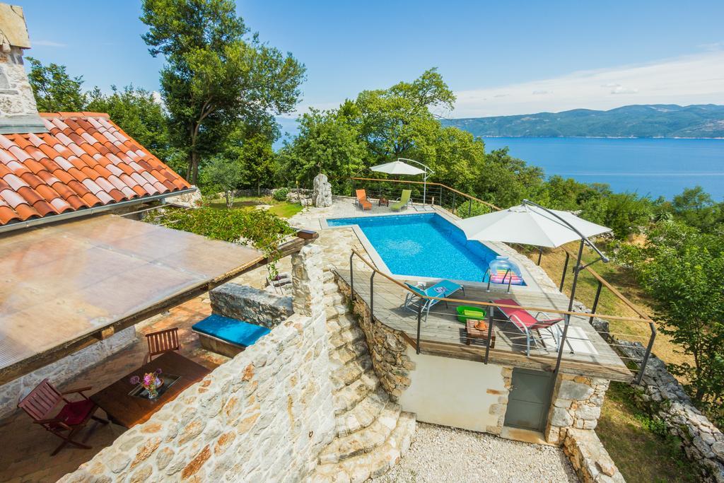 Ivanini Secluded Stone Villa With A Stunning View Брсеч Экстерьер фото
