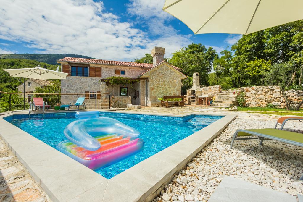 Ivanini Secluded Stone Villa With A Stunning View Брсеч Экстерьер фото